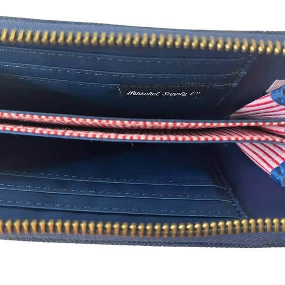 Herschel Supply Company Wallet Zippered Closure - Picture 4 of 5